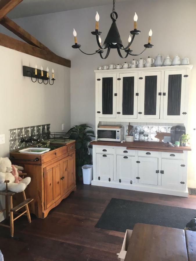 The Carriage House Flat - Downtown Paris Canada المظهر الخارجي الصورة